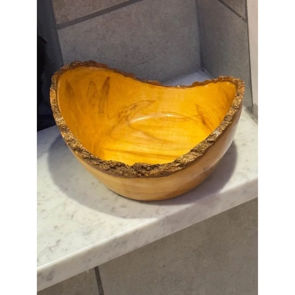 Vintage Pepperidge Wooden Bowl Live Edge‎ Hand Turned Signed By R. Hittine